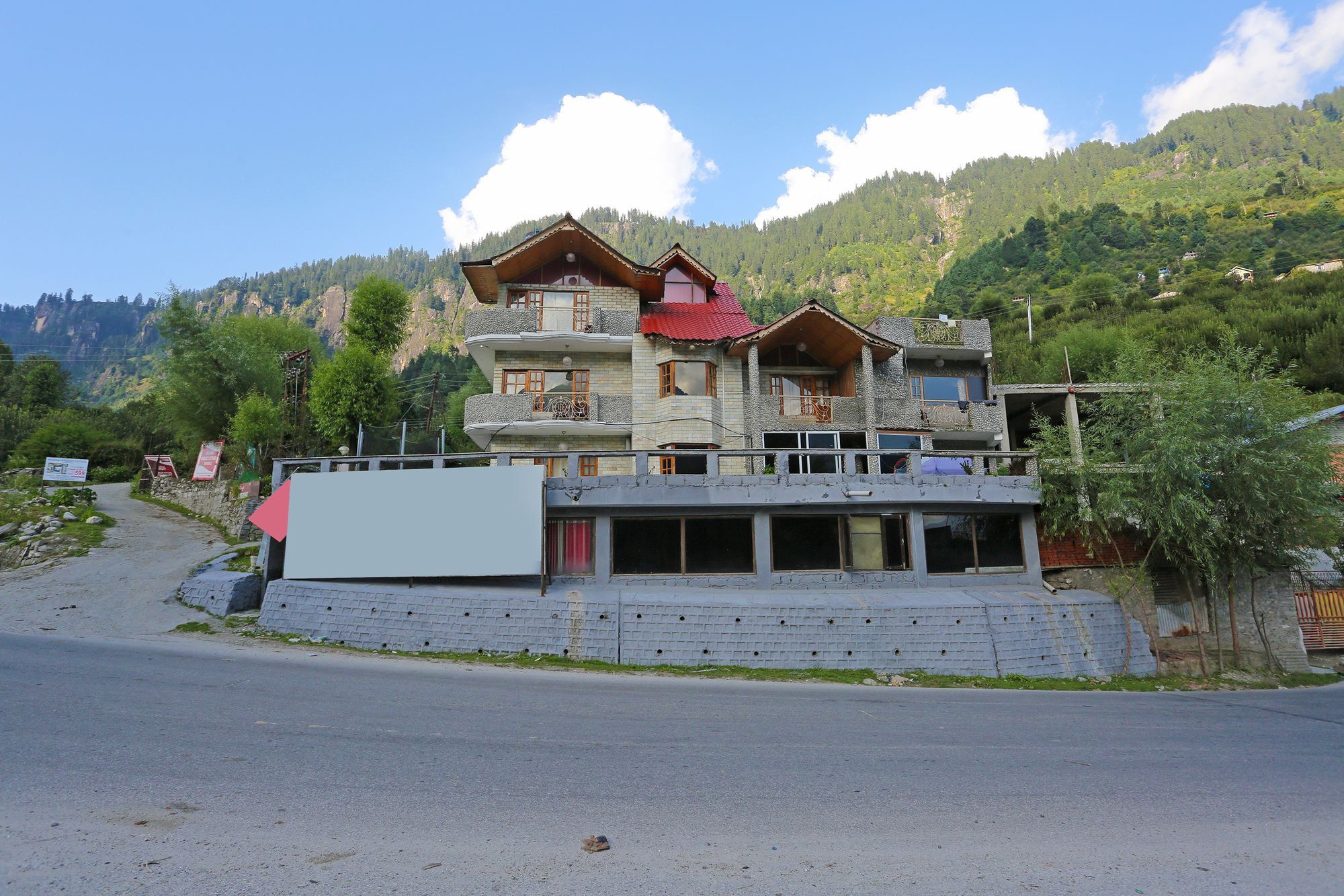 Oyo 9392 Villa Riverine - Manali (Himachal Pradesh), Manali